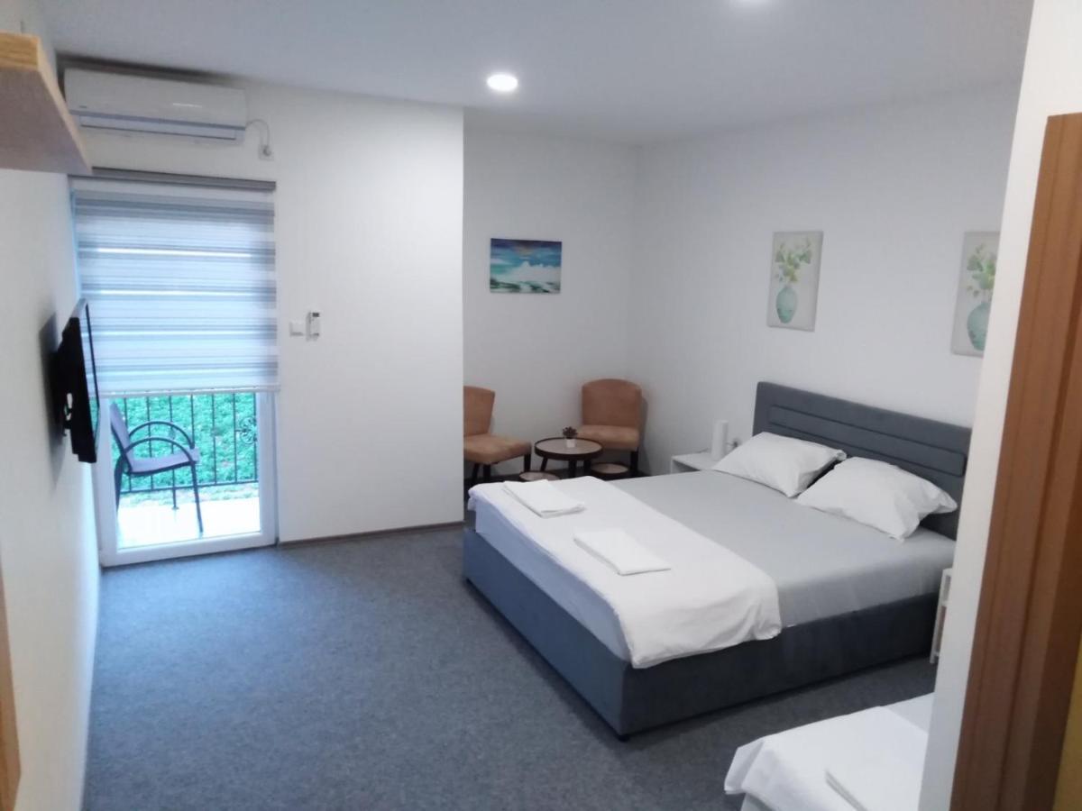 Vinarija "Delmo" Apartments Trebin Dış mekan fotoğraf