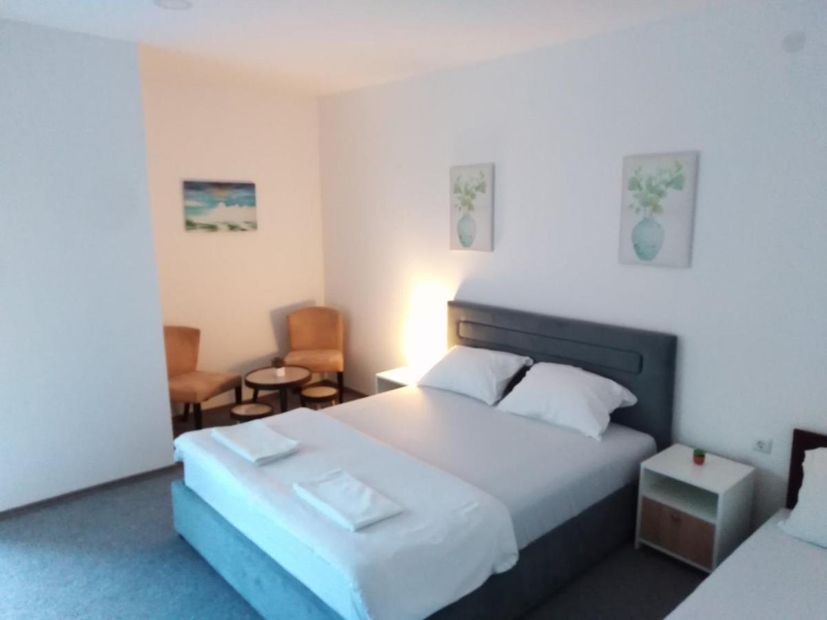 Vinarija "Delmo" Apartments Trebin Dış mekan fotoğraf