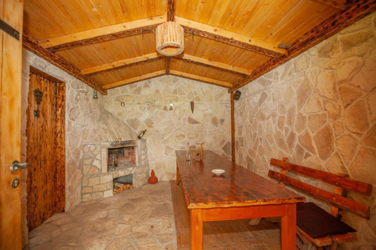 Vinarija "Delmo" Apartments Trebin Dış mekan fotoğraf
