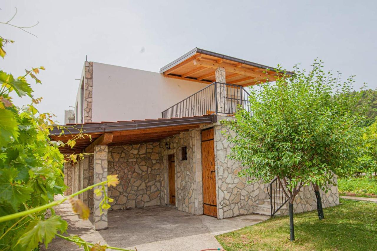 Vinarija "Delmo" Apartments Trebin Dış mekan fotoğraf