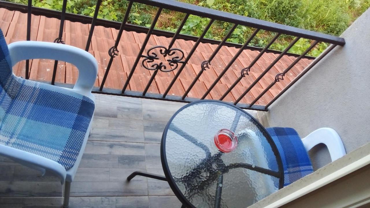 Vinarija "Delmo" Apartments Trebin Dış mekan fotoğraf