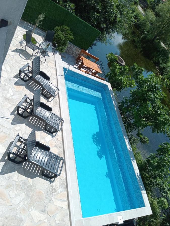 Vinarija "Delmo" Apartments Trebin Dış mekan fotoğraf