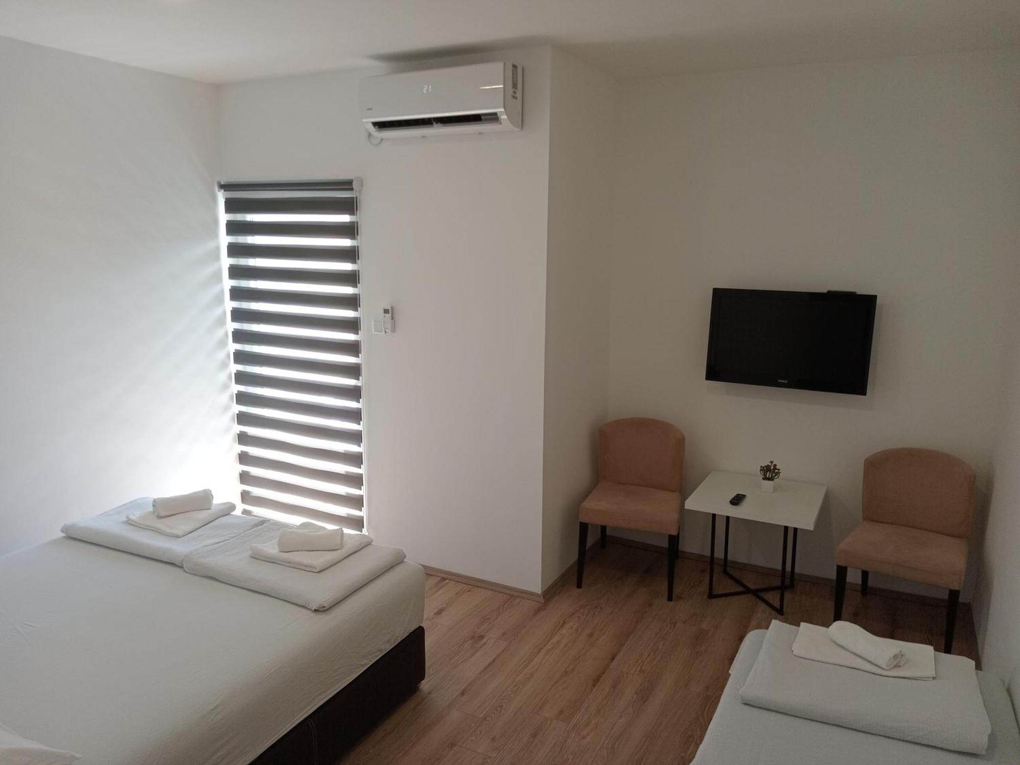 Vinarija "Delmo" Apartments Trebin Dış mekan fotoğraf